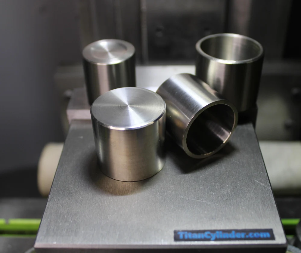 Титановые поршни для тормозных суппортов