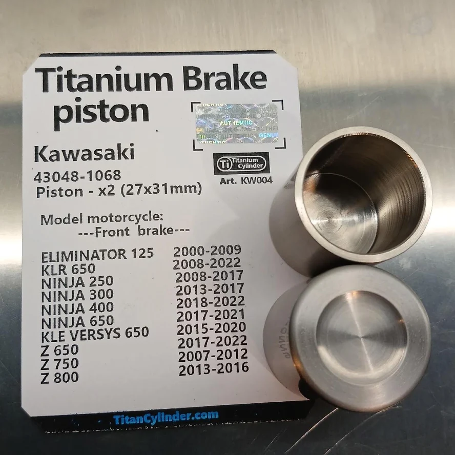 Kawasaki  43048-1068 (27x31mm)-2шт, Титановые тормозные поршни, KLR 650, NINJA 250, NINJA 300, NINJA 400, NINJA 650, KLE VERSYS 650, Z 650, Z 750,  Z 800,  ELIMINATOR 125